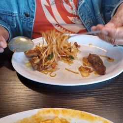 Hong Xing Lou - Beef lo mein it was very good, he ate it before I got a picture..platter plate