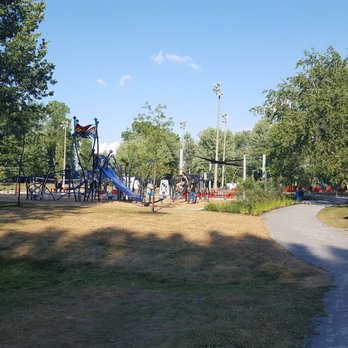 Parc Charbonneau - Parks Near Me - Rosemère, Quebec