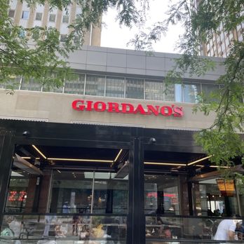 Giordano's - Pizza Near Me - Chicago, Illinois