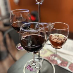 Rosemond Vineyards - Red wine flights with wife!