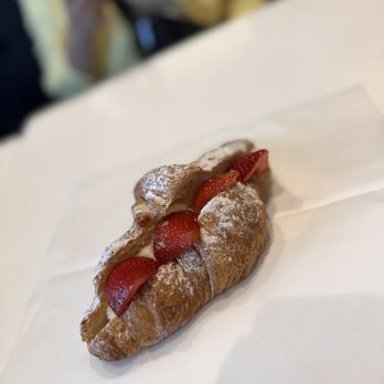 Paris Baguette - Strawberry Croissant - Coffee & Tea Near Me - Milpitas, California Paris Baguette - Strawberry Croissant - Coffee & Tea Near Me - Milpitas, California