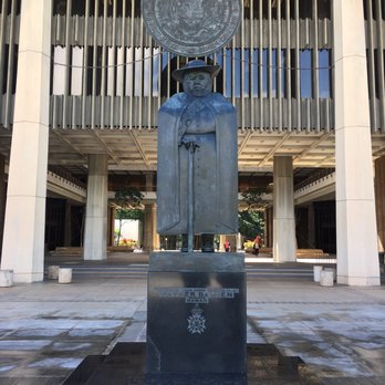 Hawaii State Capitol - Landmarks & Historical Buildings Near Me - Honolulu, Hawaii