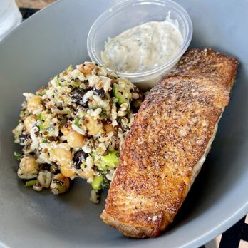 Peaceful Side Social - salmon and quinoa salad - Breweries Near Me - Townsend, Tennessee