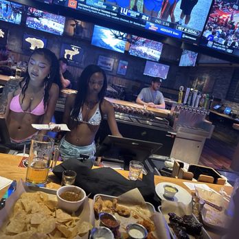 Twin Peaks - Steakhouses Near Me - Live Oak, Texas