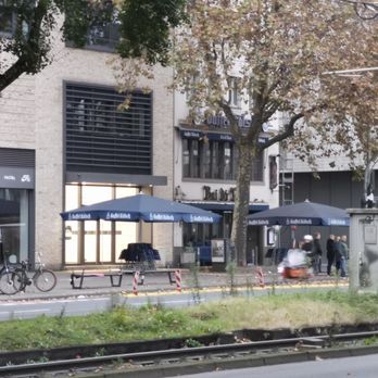 Bei dr Tant - leider am heutigen Feiertag geschlossen - Gastropubs Near Me - Cologne, NW
