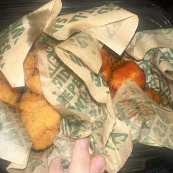 Wingstop - Boneless wings lemon pepper and mango habanero - Chicken Wings Near Me - City, New York Wingstop - Boneless wings lemon pepper and mango habanero - Chicken Wings Near Me - City, New York