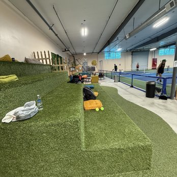Smash Dink - Cool stadium seating - Pickleball Near Me - Glendale, California Smash Dink - Cool stadium seating - Pickleball Near Me - Glendale, California