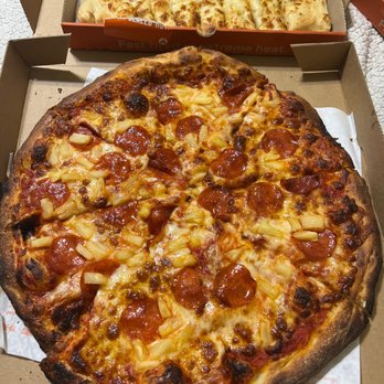 Blaze Pizza - Pineapple and pepperoni pizza and cheesy bread, no olive oil - Pizza Near Me - Buena Park, California