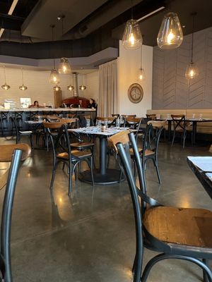 Tre Luna Bar and Kitchen by null