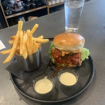 Nocterra Brewing - Pimento Chicken sandwich - Brewpubs Near Me - Columbus, Ohio