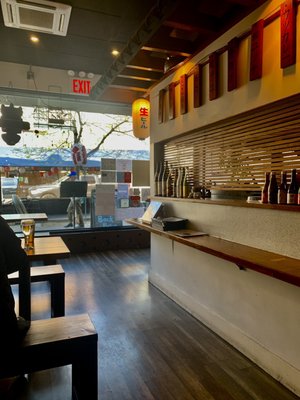 Mochiron Izakaya by null