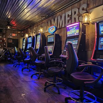 Sledgehammers - a row of gaming machines - Pubs Near Me - Oregon, Illinois
