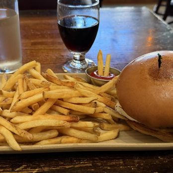 Raven Cafe - Raven smashburger, SEASONED FRIES - HALF ORDER, root beer - Sandwiches Near Me - Prescott, Arizona Raven Cafe - Raven smashburger, SEASONED FRIES - HALF ORDER, root beer - Sandwiches Near Me - Prescott, Arizona