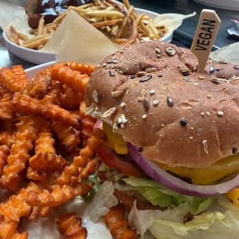 Essential Smoothies Cafe - The American Dream Burger Combo - Juice Bars & Smoothies Near Me - Kankakee, Illinois