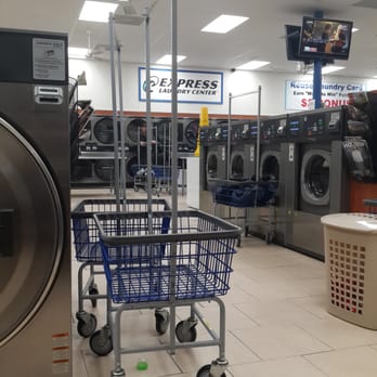 Express Laundry Center - Clean, roomy, doesn't smell. - Laundry Services Near Me - Spring, Texas