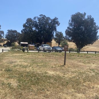 Brushy Peak Regional Preserve - parking lot was not full (upper lot) - Hiking Near Me Brushy Peak Regional Preserve - parking lot was not full (upper lot) - Hiking Near Me