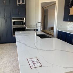 Republic Homes - Kitchen of Shoreline by Franklin Homes.