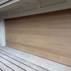 Real Garage Doors - CHI Skyline 2147 Garage Door
Natural Oak Woodtone