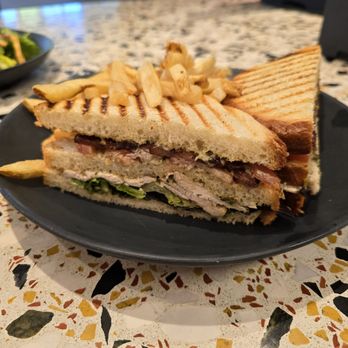 Traverse - Millionaire's Bacon & Chicken Club Sandwich - Bars Near Me - South San Francisco, California Traverse - Millionaire's Bacon & Chicken Club Sandwich - Bars Near Me - South San Francisco, California