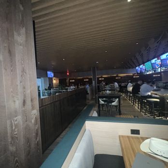 Moxies - Cocktail Bars Near Me - Houston, Texas Moxies - Cocktail Bars Near Me - Houston, Texas