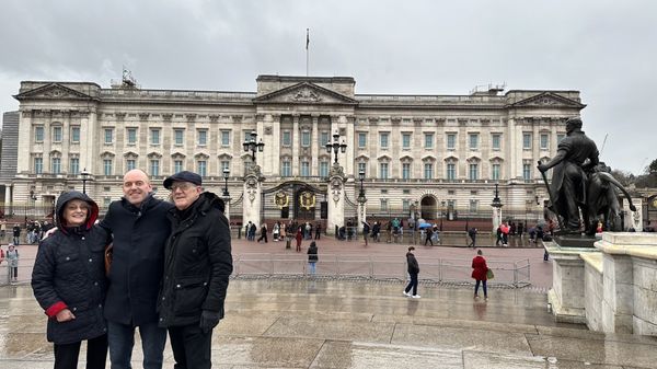 Buckingham Palace by null