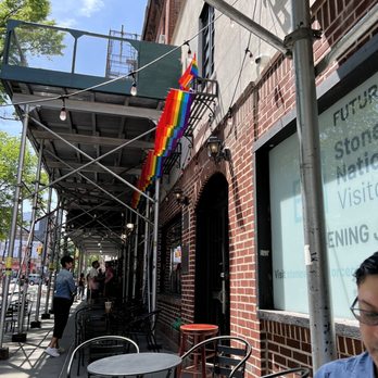 The Stonewall Inn - Pride history, the gay mecca gur, bow down - Gay Bars Near Me - New York, New York The Stonewall Inn - Pride history, the gay mecca gur, bow down - Gay Bars Near Me - New York, New York
