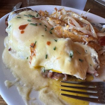Frank's Diner - Irish Benedict - Breakfast & Brunch Near Me - Spokane, Washington