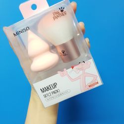 Miniso - $3.99 makeup blender and brush