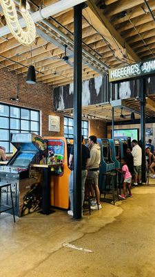 16-Bit Bar+Arcade by null