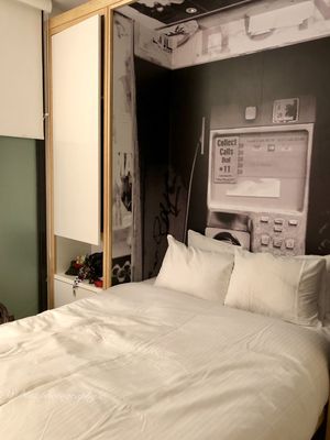 The Beverley Hotel Queen West, Sonder by null