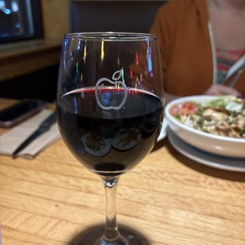 Applebee's Grill + Bar - Cabernet Sauvignon - American Near Me - Tilton, New Hampshire Applebee's Grill + Bar - Cabernet Sauvignon - American Near Me - Tilton, New Hampshire