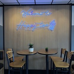 Happy Tea - Seating