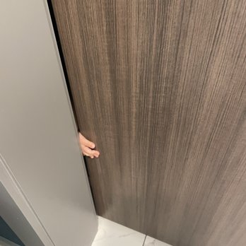 Home2 Suites by Hilton Bend - Bathroom door doesn't completely close. My toddler bothered me the whole time while I was in there. - Hotels Near Me - Bend, Oregon