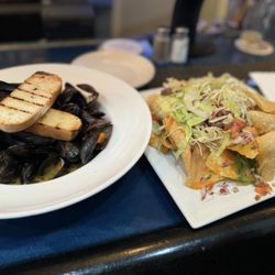 The Clam Bar @ Alize Brewing - Cajun Mussels & nachos   Definitely try the Cajun style mussels! Both Excellent!