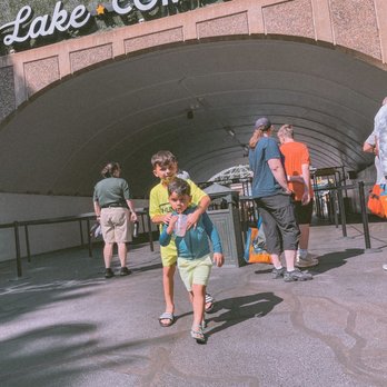 Lake Compounce - The entrance before security "checks" your bag lightly. - Amusement Parks Near Me - Bristol, Connecticut
