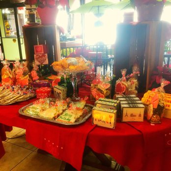 La Bonne Bouchee - Their gorgeous display or cookies, chocolates and gifts! - Bakeries Near Me - Saint Louis, Missouri La Bonne Bouchee - Their gorgeous display or cookies, chocolates and gifts! - Bakeries Near Me - Saint Louis, Missouri