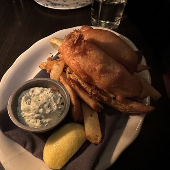 Armitage Alehouse - Fish and chips - Pubs Near Me - Chicago, Illinois Armitage Alehouse - Fish and chips - Pubs Near Me - Chicago, Illinois