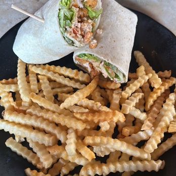 Fox Harbor - Buffalo Chicken Wrap - American Near Me - Green Bay, Wisconsin