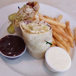 Winona Family Restaurant - Chicken, bacon wrap sans tomatoes