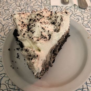 Dale's Diner - Oreo chocolate pie - Diners Near Me - Long Beach, California