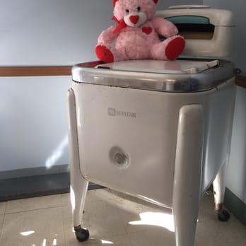 Raintree Coin Laundry - An old-fashion washer (bear not included) - Laundromat Near Me - Tonawanda, New York