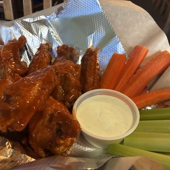 Pickwick Pub - Hot Wings - Pubs Near Me - Woodland Hills, California Pickwick Pub - Hot Wings - Pubs Near Me - Woodland Hills, California