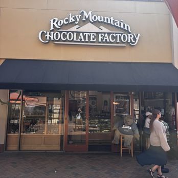 Citadel Outlets - Outlet Stores Near Me - Los Angeles, California