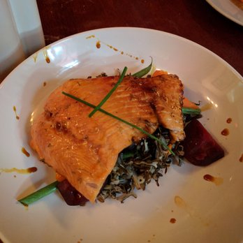 Salmon n' Bannock - Gods, this was amazing! Steelhead trout with birch syrup glaze - I've never had fish this good. If you can, try it! - Canadian (New) Near Me - Vancouver, British Columbia