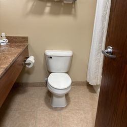 Holiday Inn Express Devils Lake