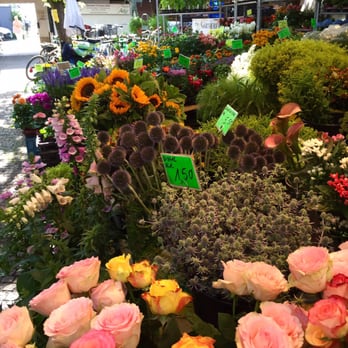 Pasinger Viktualienmarkt - Blumen - Farmers Market Near Me - Munich, BY