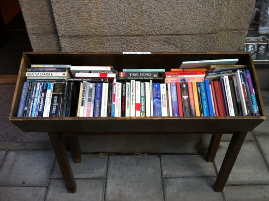 Rönnells Antikvariat by null