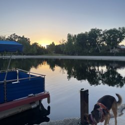 Lake Calabasas - Dog friendly 2.5 mile walk