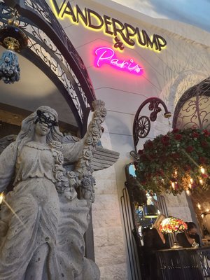 Vanderpump à Paris by null