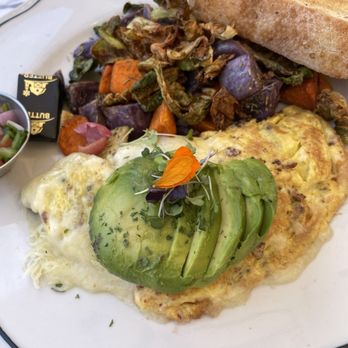 Sweet Maple - hass omelette - Breakfast & Brunch Near Me - Cupertino, California
